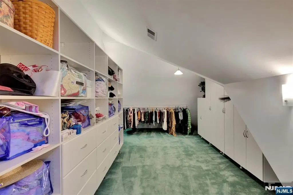 27 Parkwood Lane Bernards NJ 07920