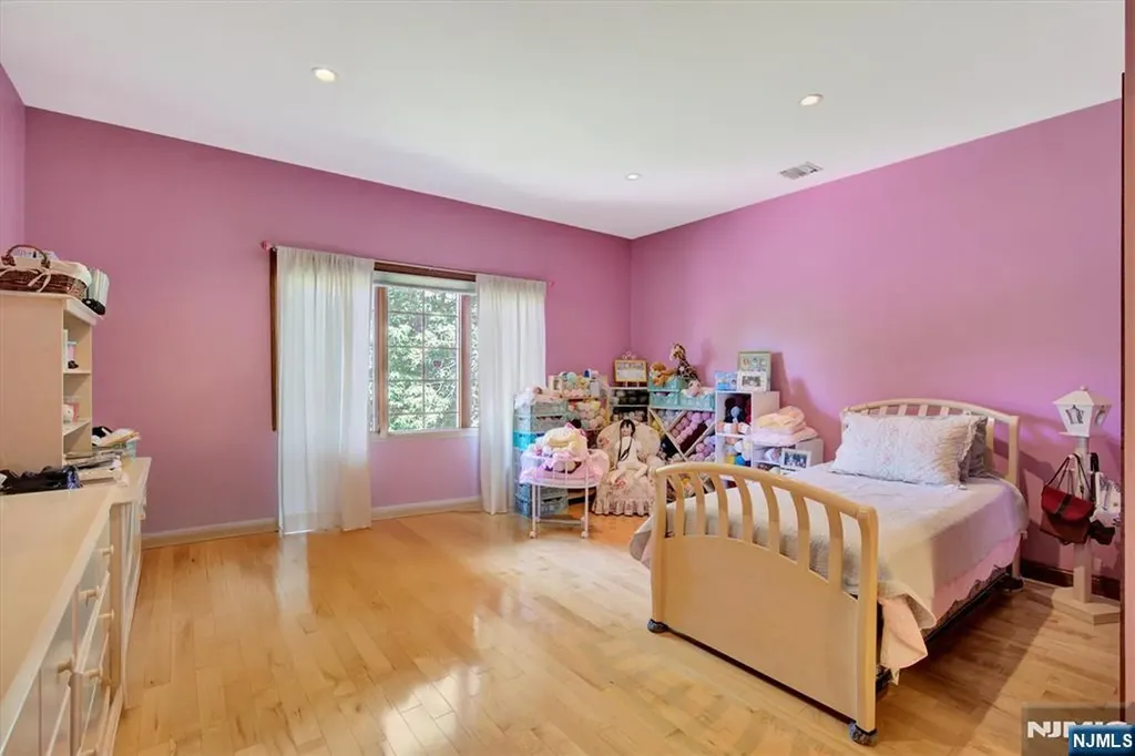 27 Parkwood Lane Bernards NJ 07920