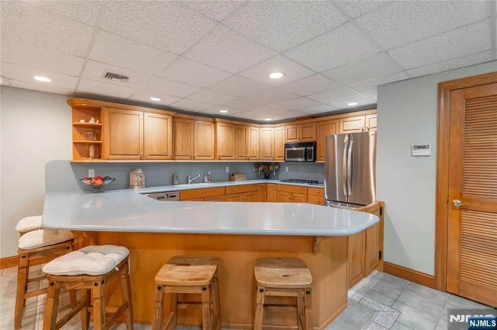 27 Parkwood Lane Bernards NJ 07920