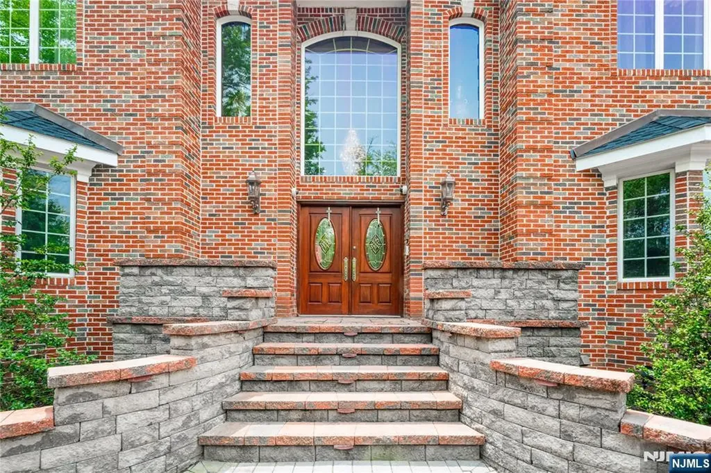 27 Parkwood Lane Bernards NJ 07920