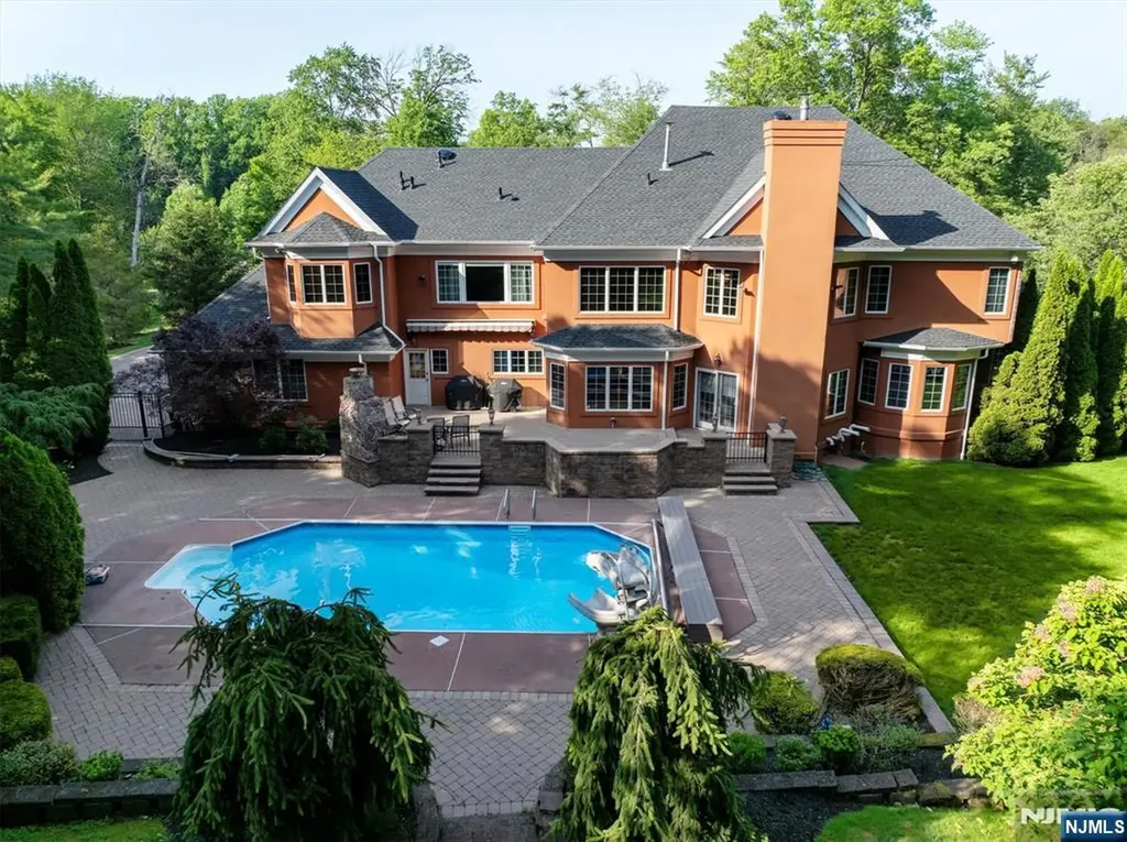 27 Parkwood Lane Bernards NJ 07920