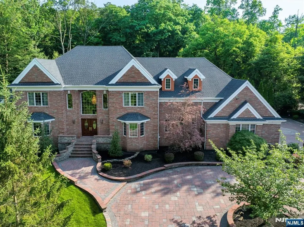 27 Parkwood Lane Bernards NJ 07920