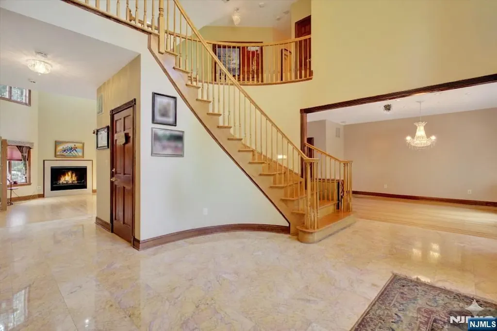 27 Parkwood Lane Bernards NJ 07920