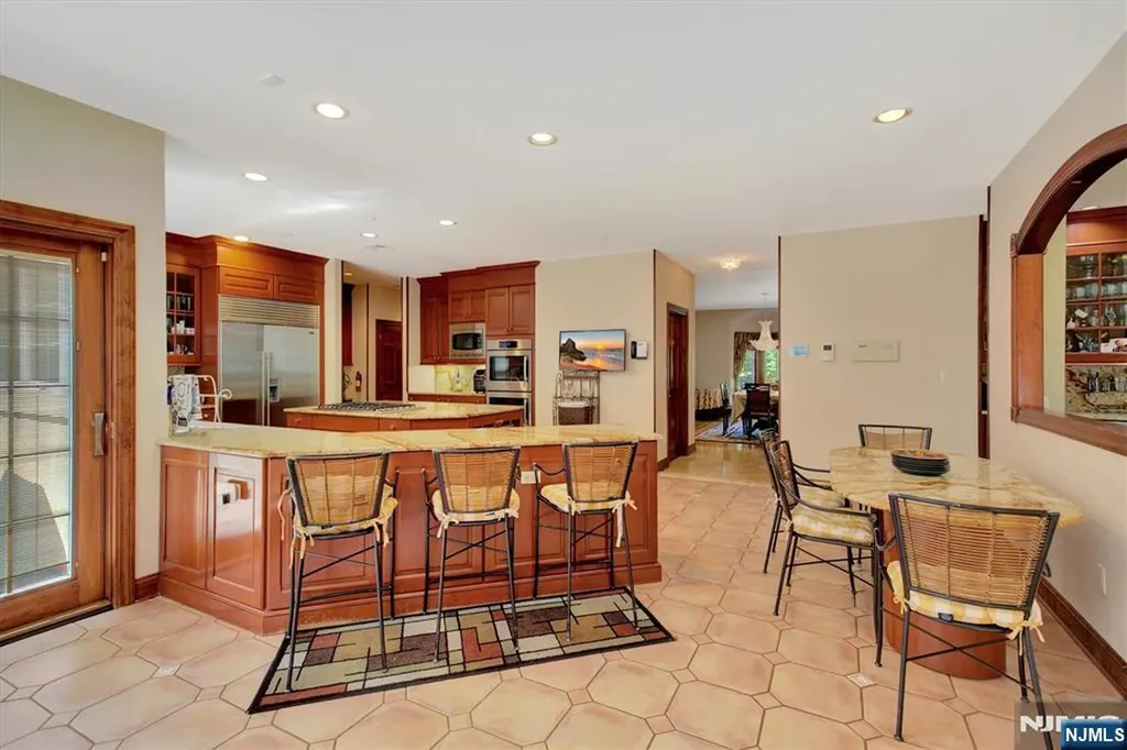 27 Parkwood Lane Bernards NJ 07920