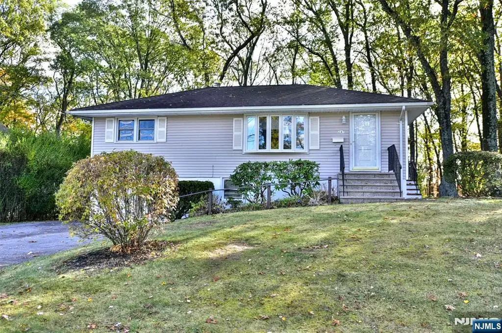 247 Rafkind Road Bloomingdale NJ 07403