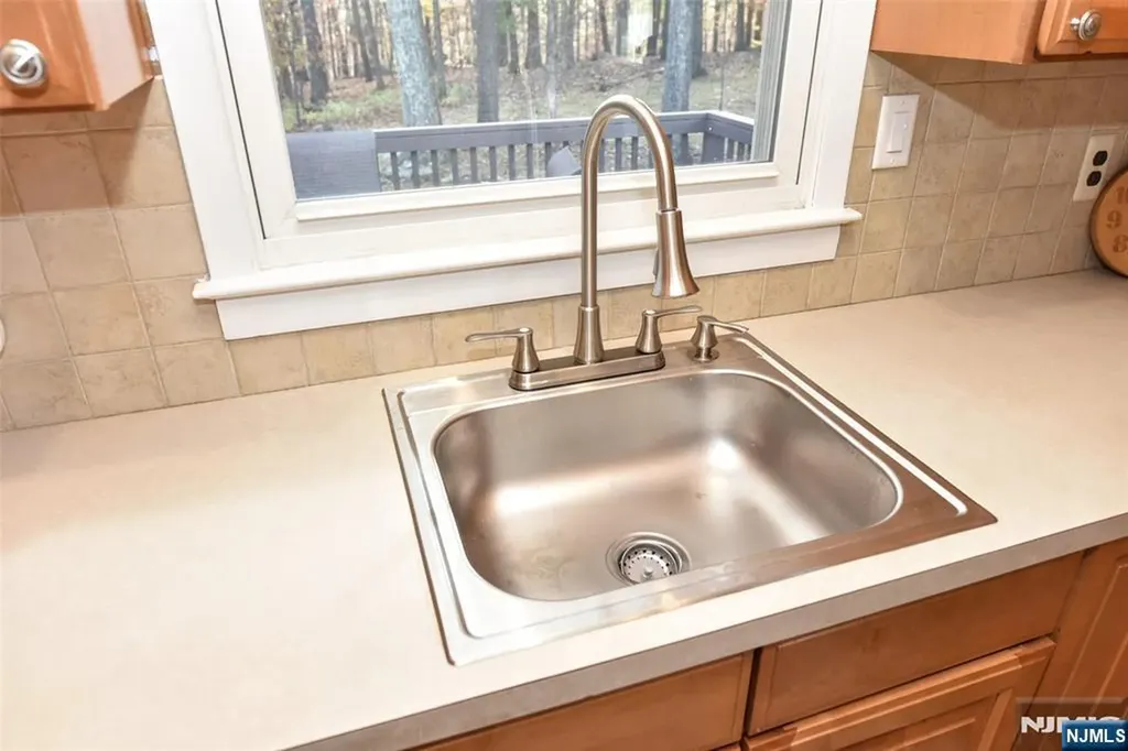 247 Rafkind Road Bloomingdale NJ 07403