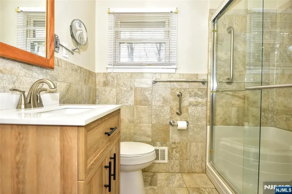 247 Rafkind Road Bloomingdale NJ 07403