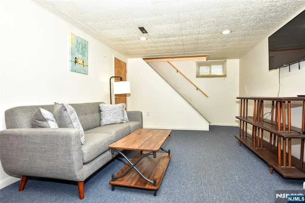 247 Rafkind Road Bloomingdale NJ 07403