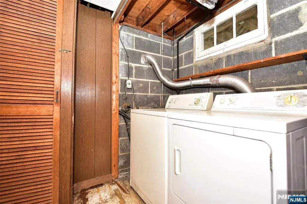 247 Rafkind Road Bloomingdale NJ 07403