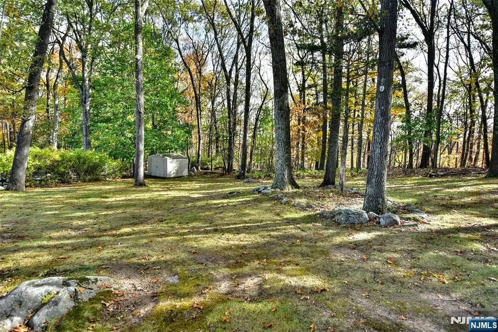 247 Rafkind Road Bloomingdale NJ 07403