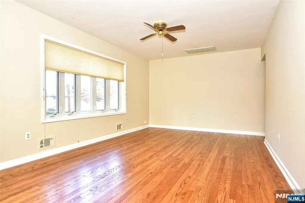 247 Rafkind Road Bloomingdale NJ 07403