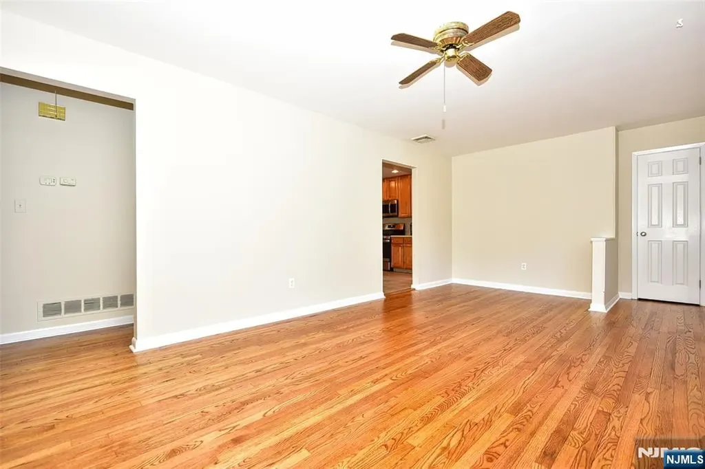 247 Rafkind Road Bloomingdale NJ 07403