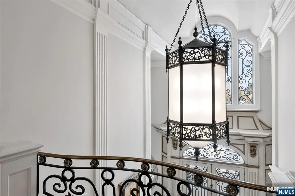 12 The Esplanade Alpine NJ 07620