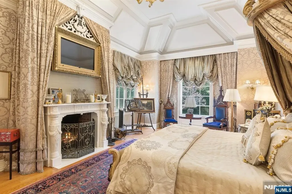 12 The Esplanade Alpine NJ 07620