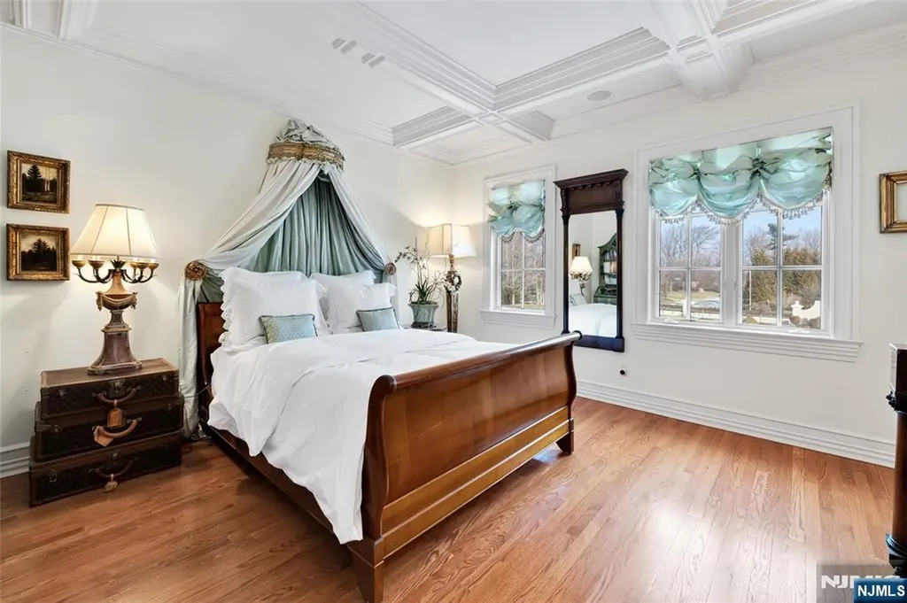 12 The Esplanade Alpine NJ 07620