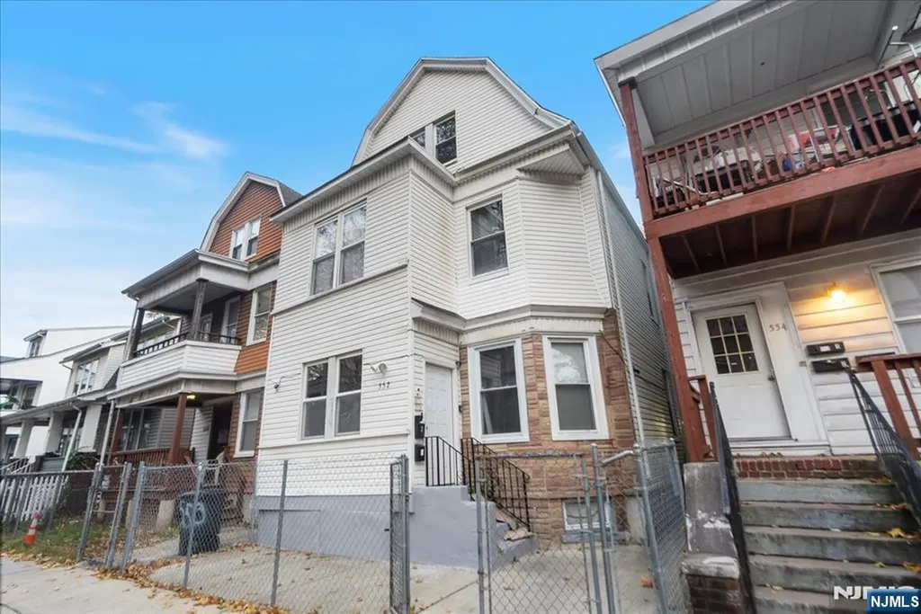 552 Norwood Street East Orange NJ 07018