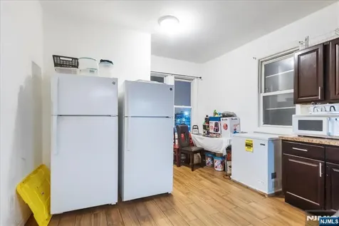 552 Norwood Street East Orange NJ 07018