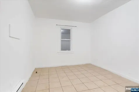 552 Norwood Street East Orange NJ 07018