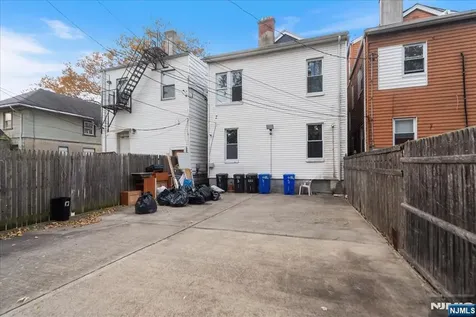 552 Norwood Street East Orange NJ 07018