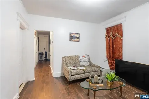 552 Norwood Street East Orange NJ 07018