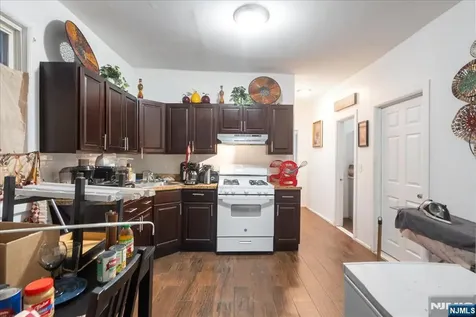 552 Norwood Street East Orange NJ 07018