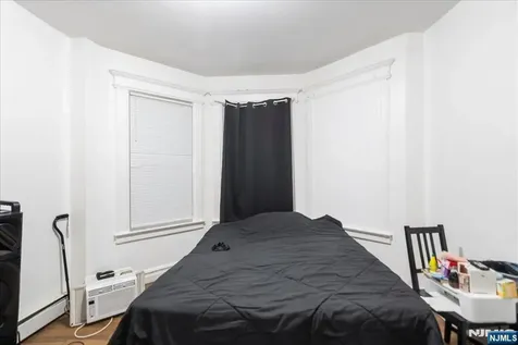 552 Norwood Street East Orange NJ 07018