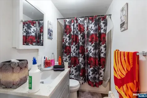 552 Norwood Street East Orange NJ 07018