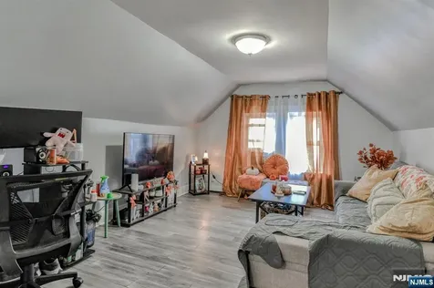 234 Halsted Street East Orange NJ 07018