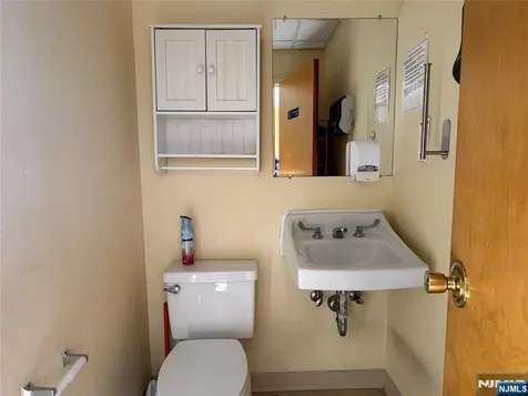 219 Richmond Avenue New Milford NJ 07646