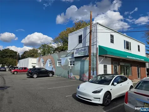 219 Richmond Avenue New Milford NJ 07646