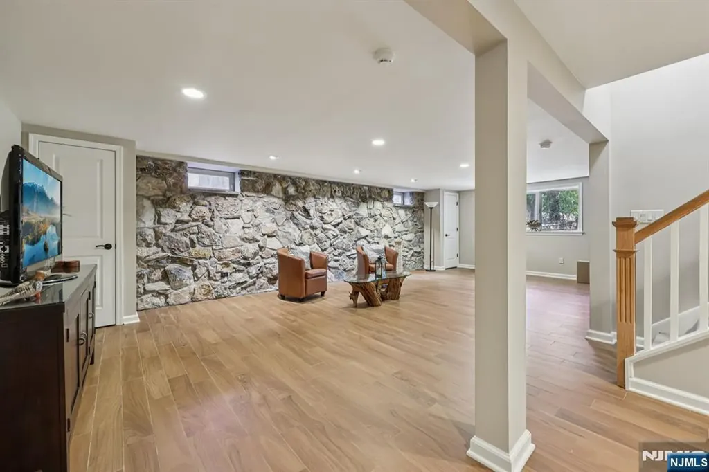 76 Church Street Alpine NJ 07620