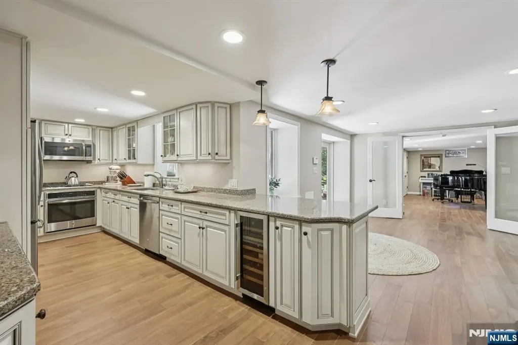 76 Church Street Alpine NJ 07620