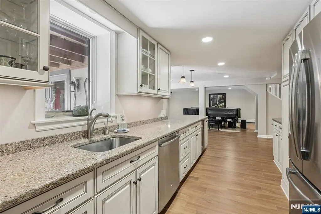 76 Church Street Alpine NJ 07620