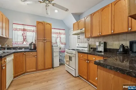 800 Grand Avenue Leonia NJ 07605