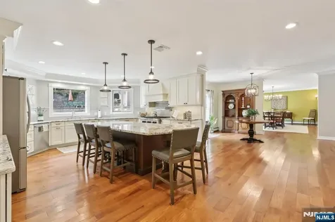 3 Stephens Lake Road Wanaque NJ 07465