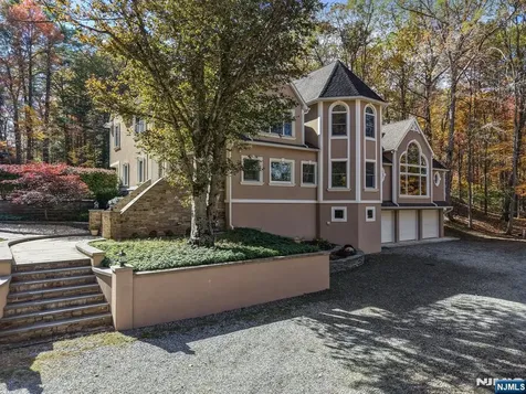 3 Stephens Lake Road Wanaque NJ 07465