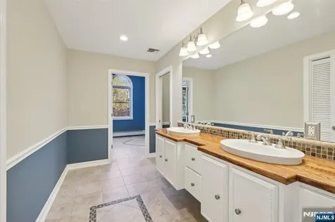 3 Stephens Lake Road Wanaque NJ 07465