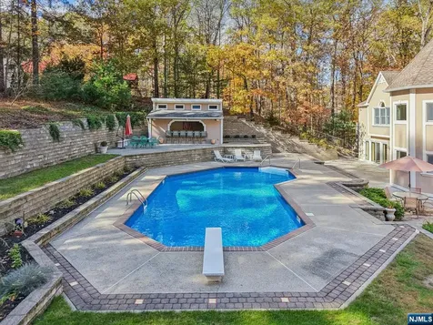 3 Stephens Lake Road Wanaque NJ 07465
