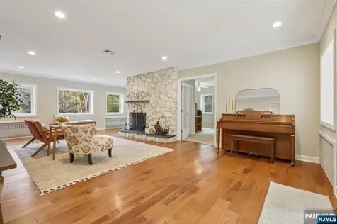 3 Stephens Lake Road Wanaque NJ 07465