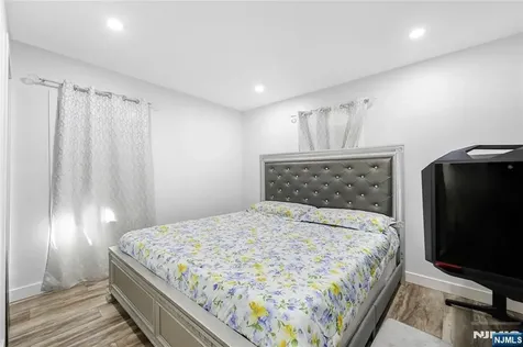 170 Clinton Place Newark NJ 07112