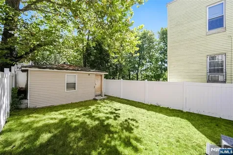 170 Clinton Place Newark NJ 07112