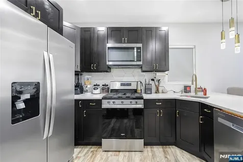 170 Clinton Place Newark NJ 07112