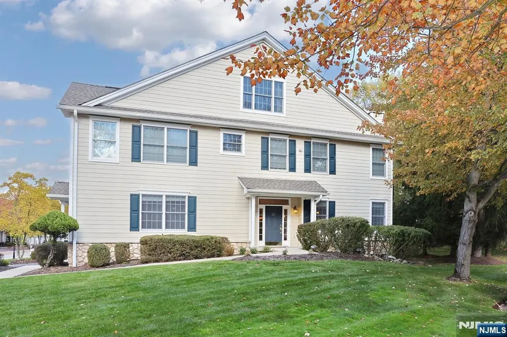 28 Woods Edge Road Old Tappan NJ 07675