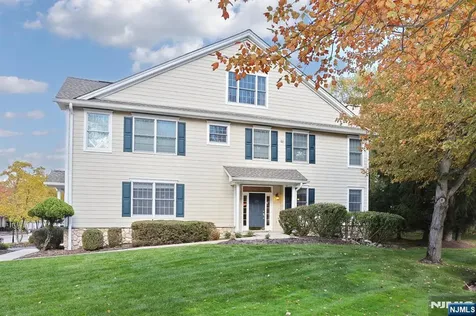 28 Woods Edge Road Old Tappan NJ 07675