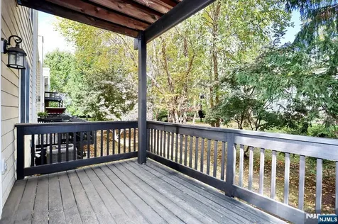 28 Woods Edge Road Old Tappan NJ 07675