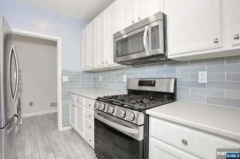 28 Woods Edge Road Old Tappan NJ 07675