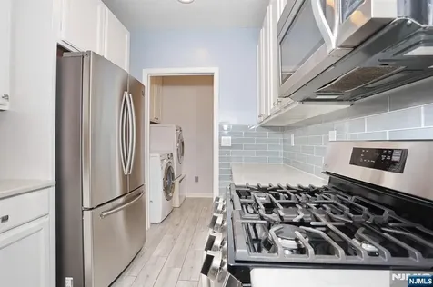 28 Woods Edge Road Old Tappan NJ 07675