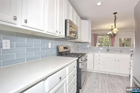 28 Woods Edge Road Old Tappan NJ 07675