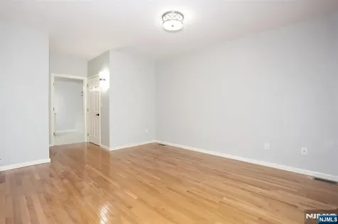 28 Woods Edge Road Old Tappan NJ 07675