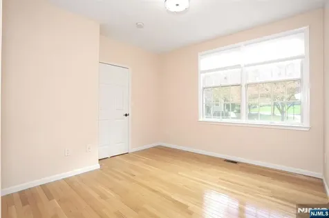 28 Woods Edge Road Old Tappan NJ 07675